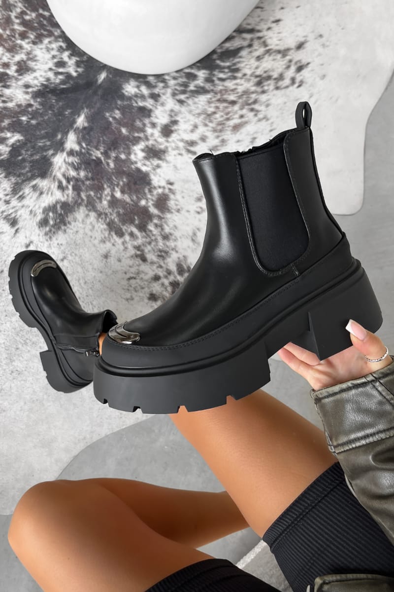 DELEGATE Chunky Chelsea Ankle Boots Black PU – AJ VOYAGE