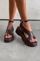 LATINA Chunky Gold Toe Ring Sandals - Brown