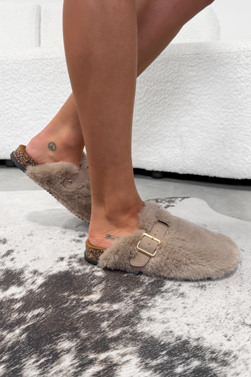 LOLA Faux Fur Outdoor Slipper Clog - Beige - 4