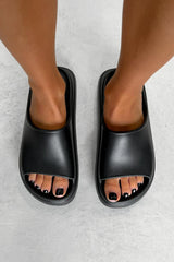 RUNNER Chunky Platform Sliders - Black - 1