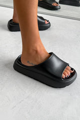 RUNNER Chunky Platform Sliders - Black