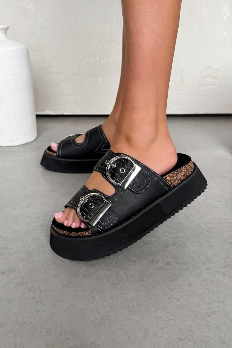 STEP IN Chunky Flatform Buckle Sandals - Black