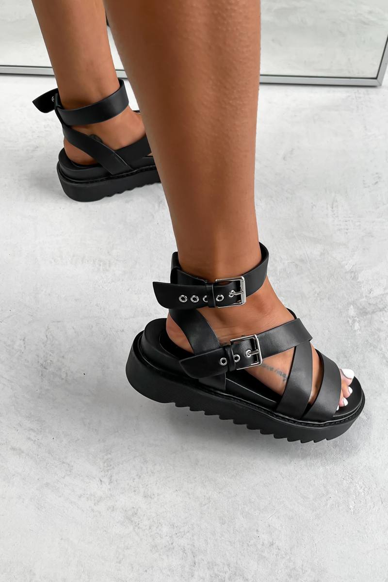 STRIKE IT Chunky Buckle Gladiator Sandals - Black - 6