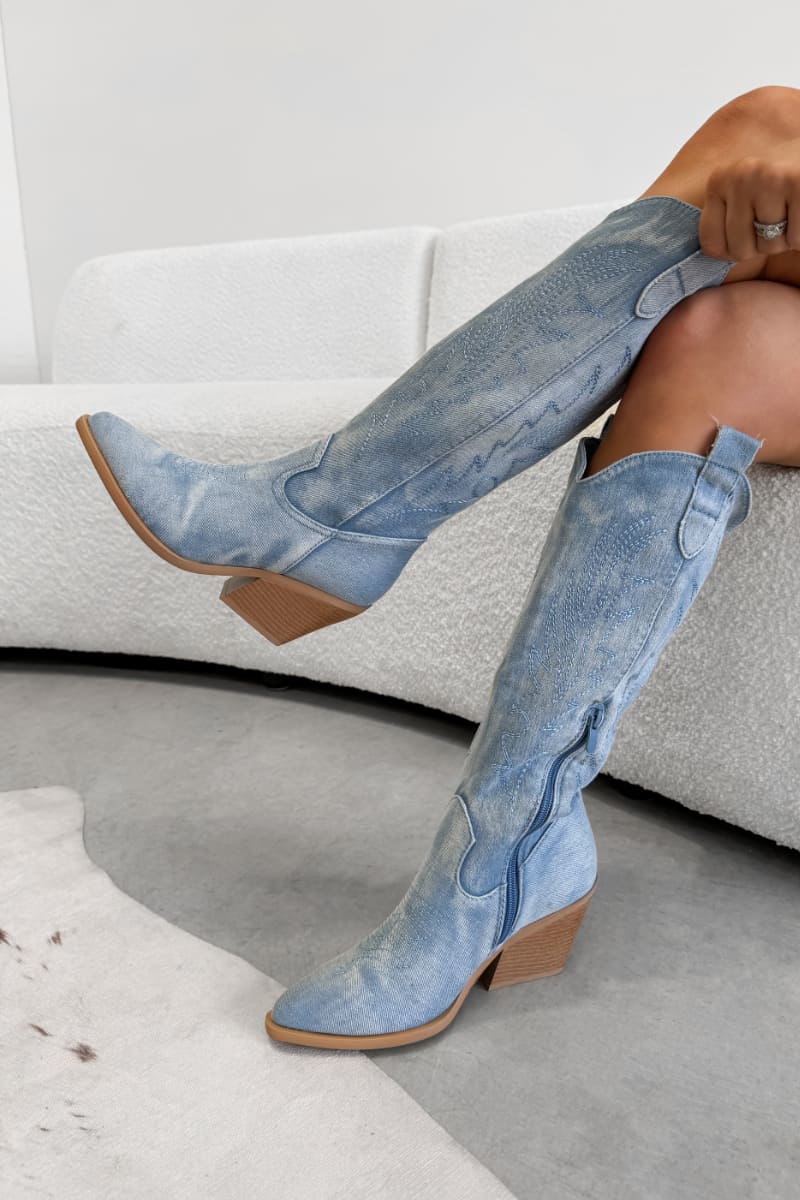 Cowboy Boots for Women Knee HighWomens Knee High Boots Round Toe Chunky Block Heels Suede Fashion Winter BootiesB680 Blue　並行輸入品 Cowboy Boots for Women with Heel Embroidered Pull On Chunky Stacked Heel  Cowgirl Knee High Western Boots Sexy Fashion Warm Winter Long Boot with  Side