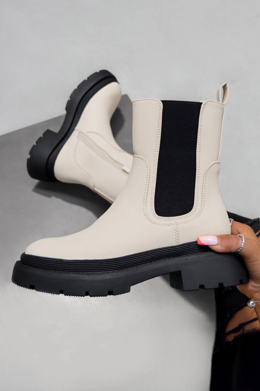 ELLIE Chunky Ankle Boots - – VOYAGE