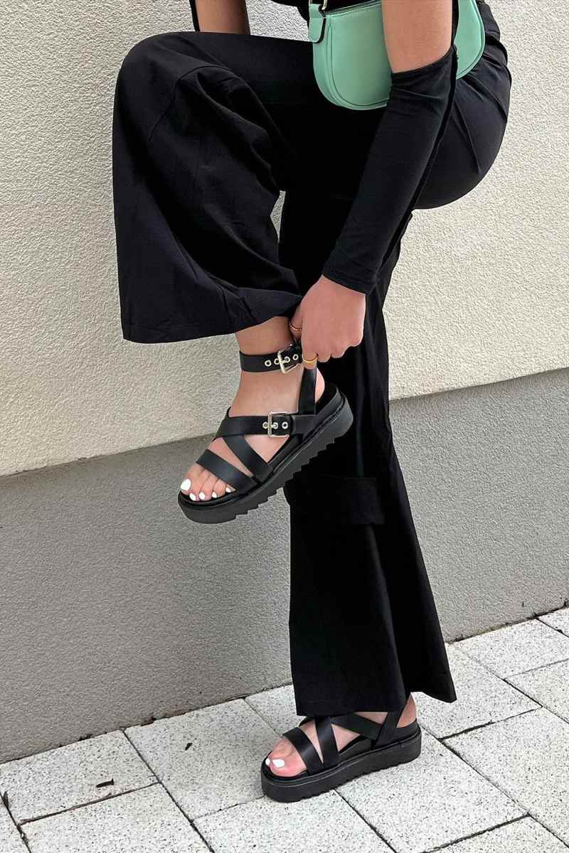 STRIKE IT Chunky Buckle Gladiator Sandals - Black 3