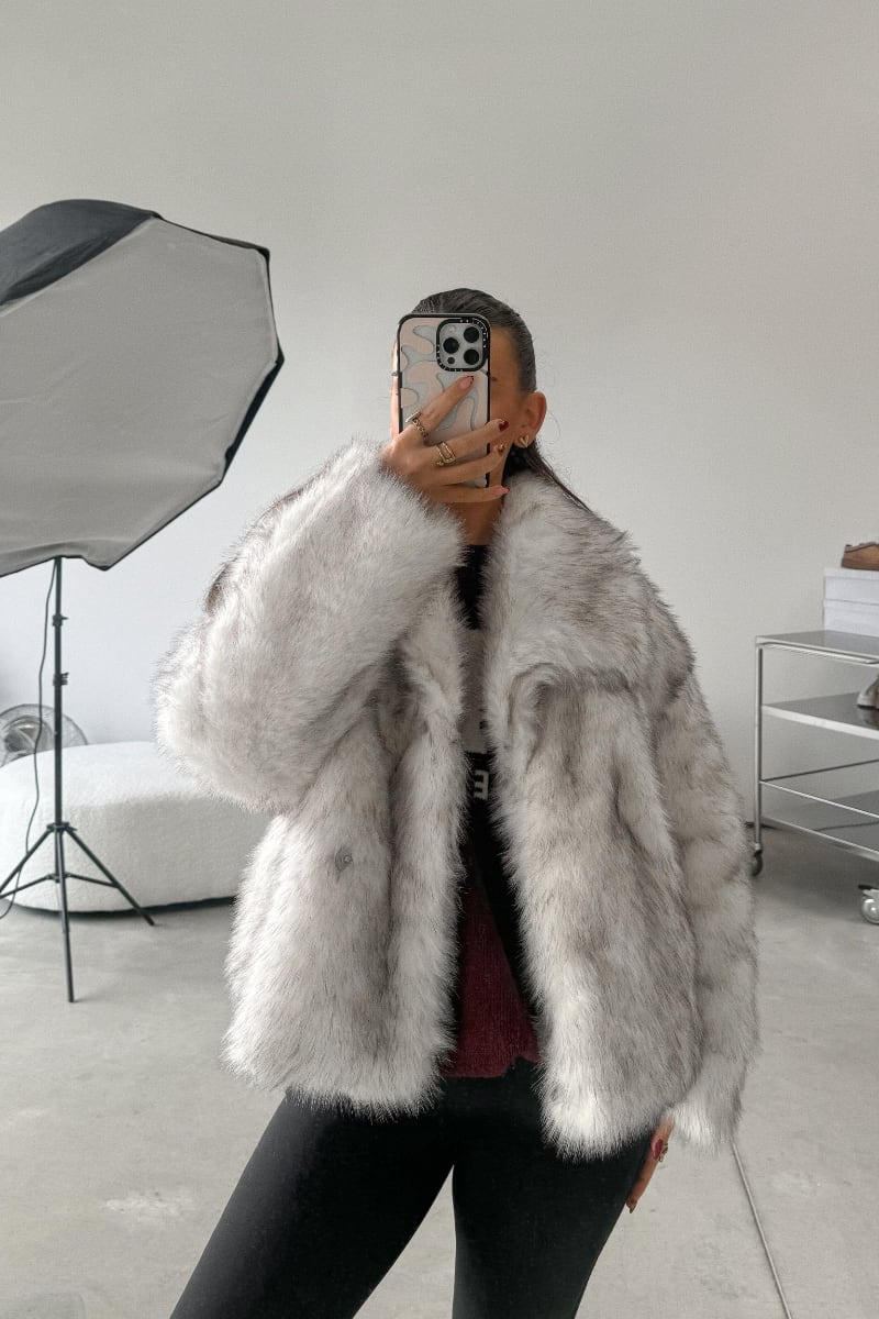 ASHA Faux Fur Jacket White/Grey – AJ VOYAGE
