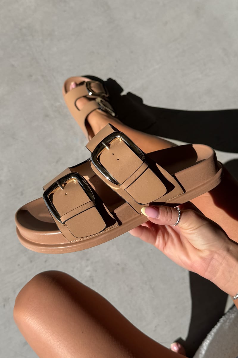 DAYNA Chunky Buckle Sandals - Beige