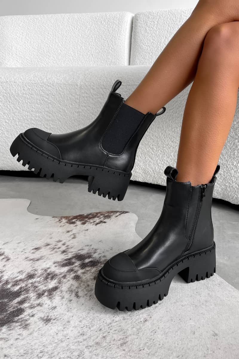 Black chunky chelsea ankle boots online