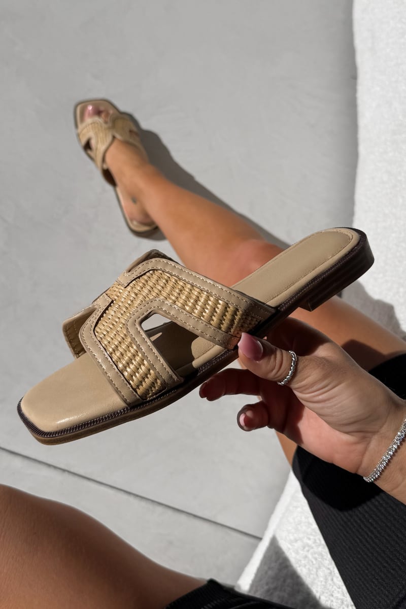 EVE Flat Textured Raffia Sliders - Beige