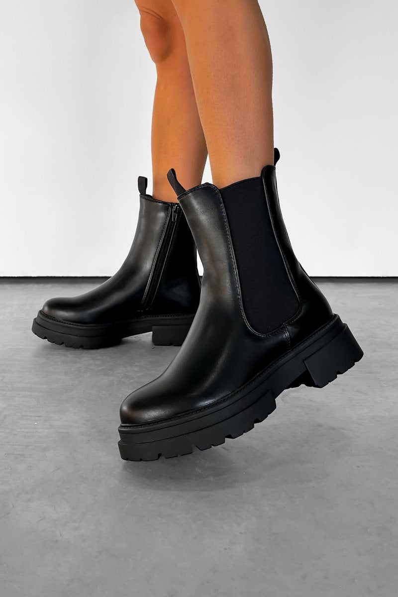IMOGEN Chelsea Ankle Boots - Black PU