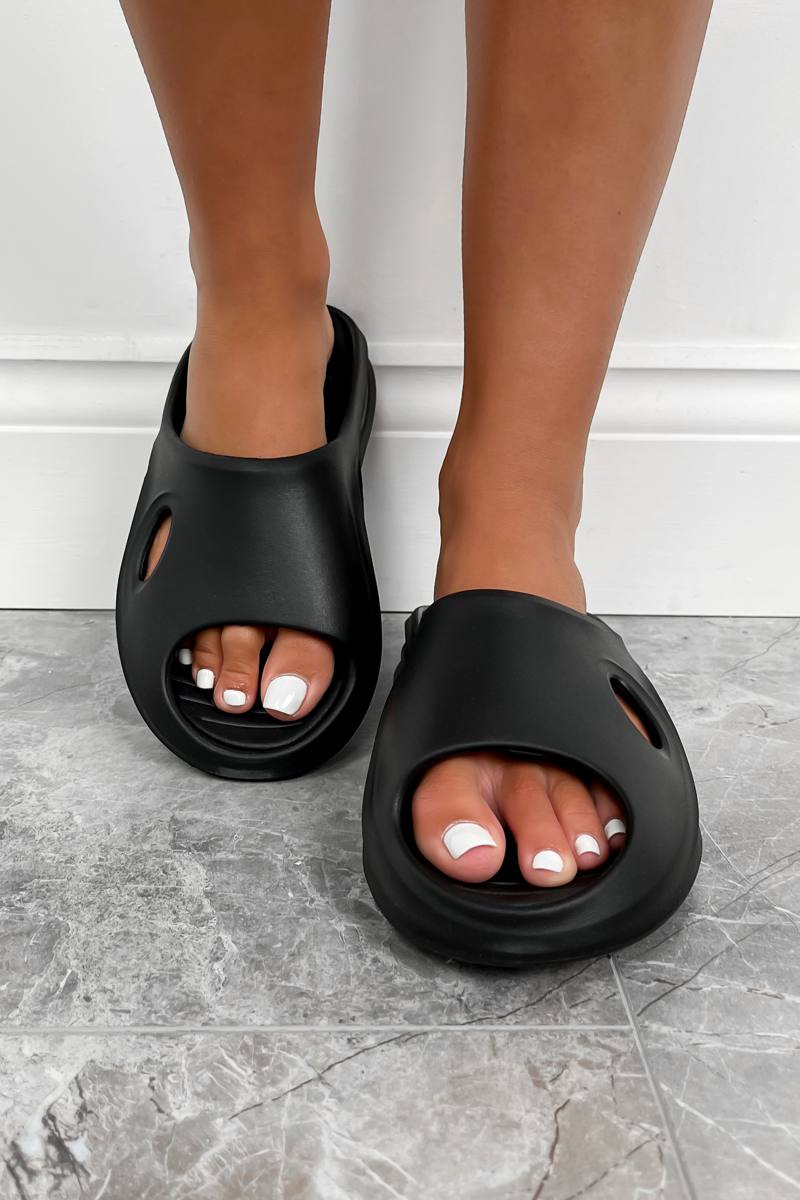 KICK BACK Flat Slider Sandals - Black