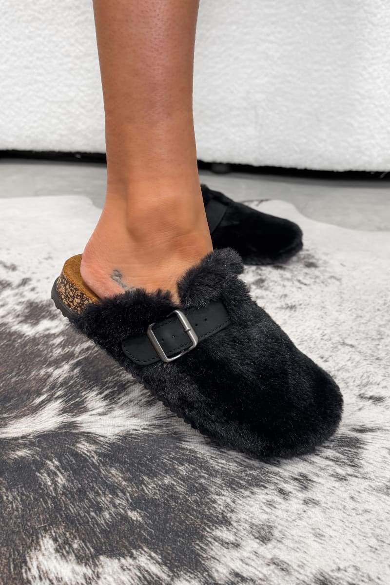 LOLA Faux Fur Outdoor Slipper Clog - Black