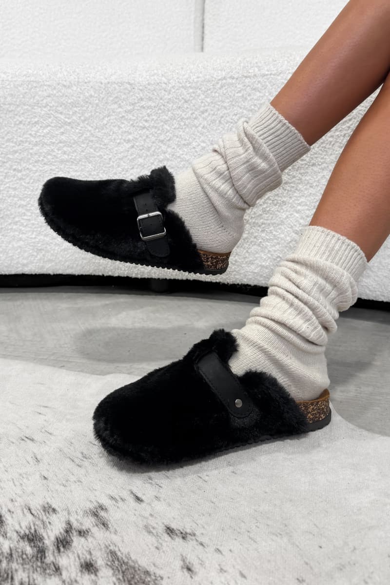 LOLA Faux Fur Outdoor Slipper Clog - Black - 4