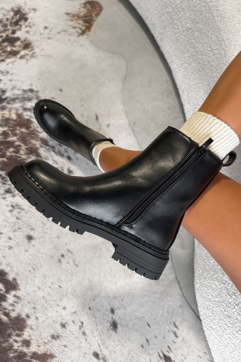 MISSY Chelsea Ankle Boots - Black PU - 3