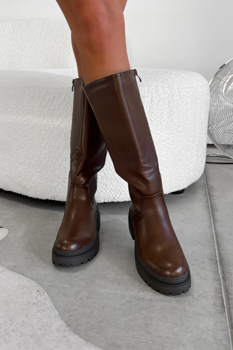 SADIE Chunky Knee High Boots Brown PU – AJ VOYAGE