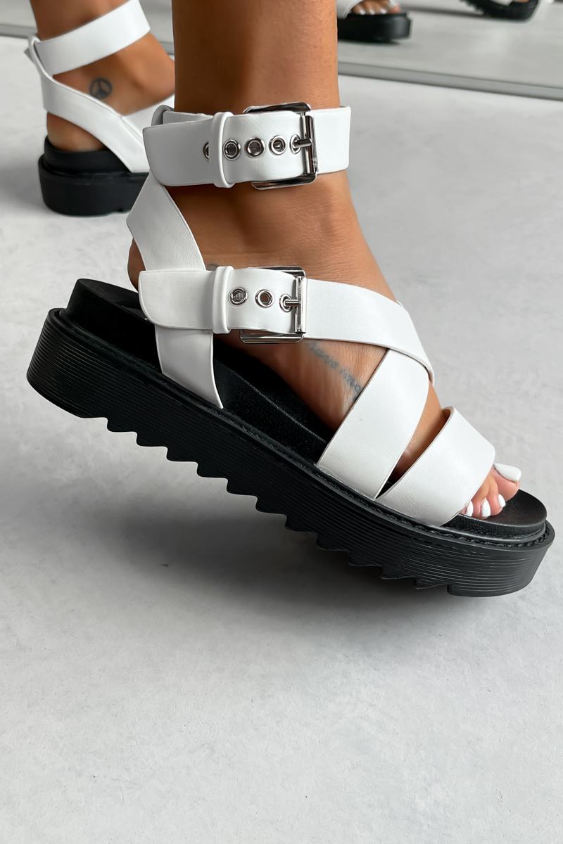 STRIKE IT Chunky Buckle Gladiator Sandals - Black/White - 1