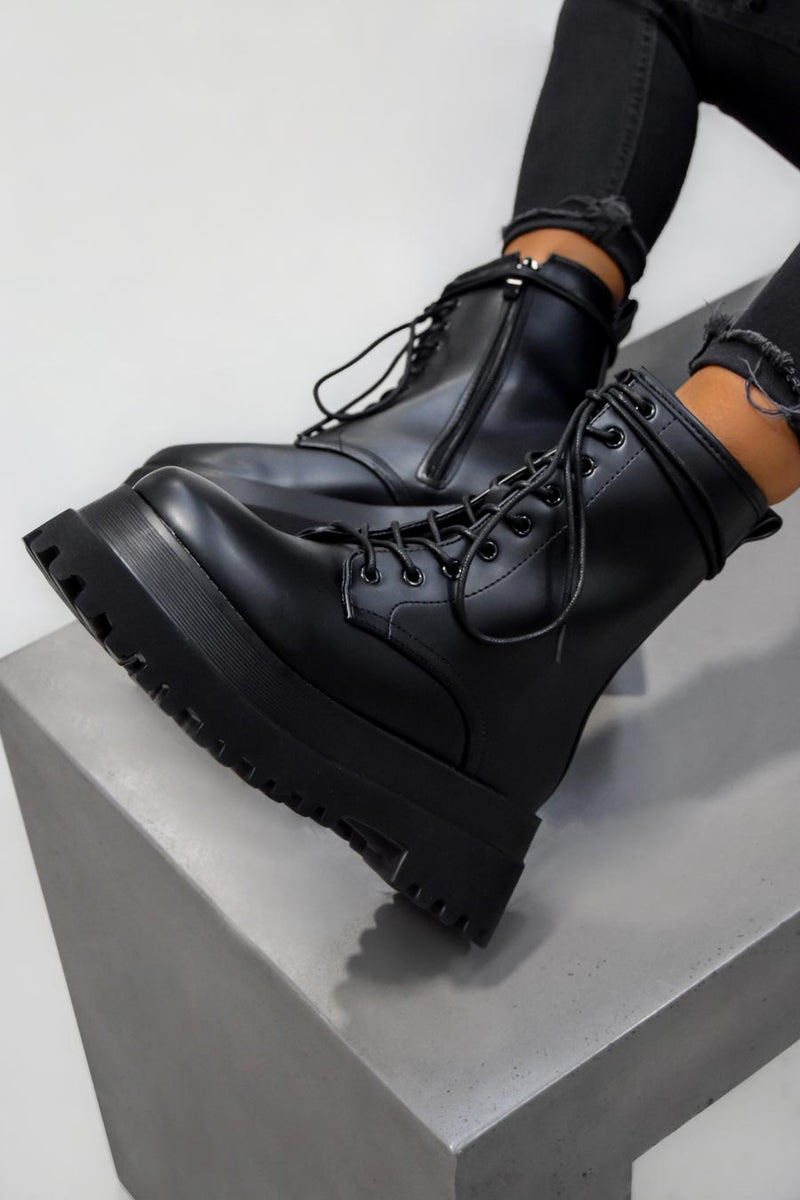 HOLD ON Chunky Sole Ankle Boots - Black PU-1