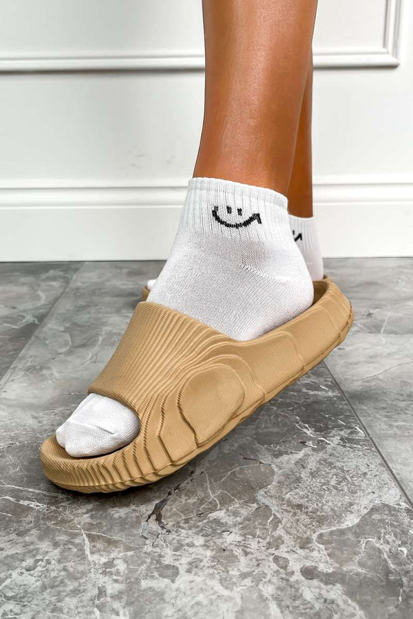 KIA Flat Slider Sandals - Mocha