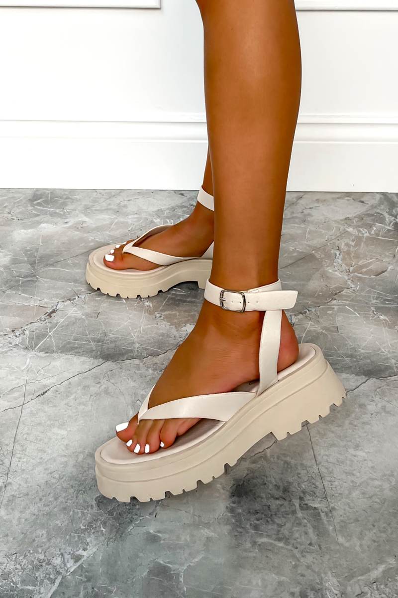 LEONA Chunky Toe Post Sandals - Beige