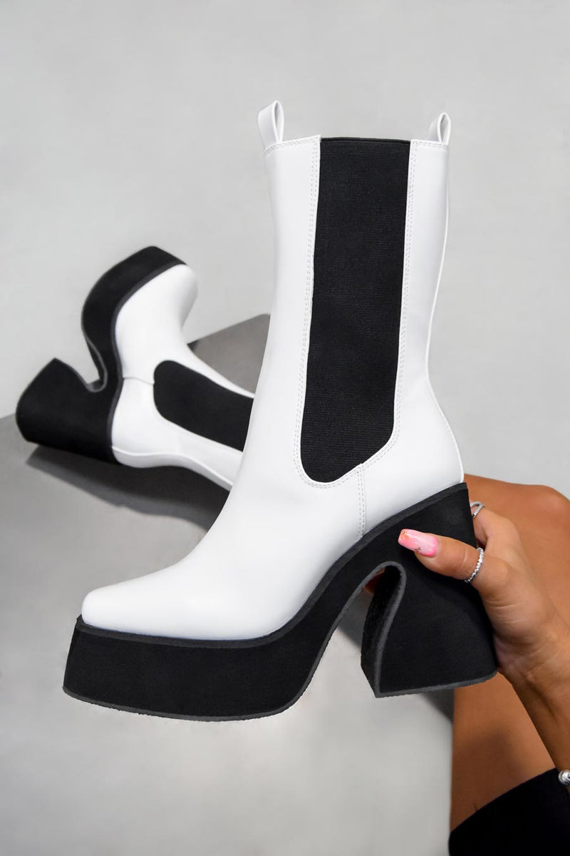 RISE Platform sock Fit Boots - White