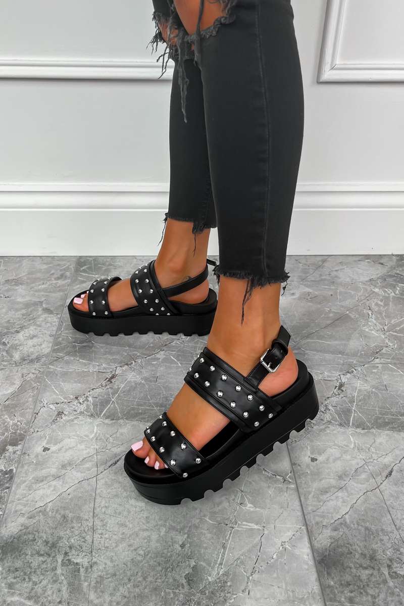 SHOW ME Chunky Cleated Platform Studded Sandals - Black